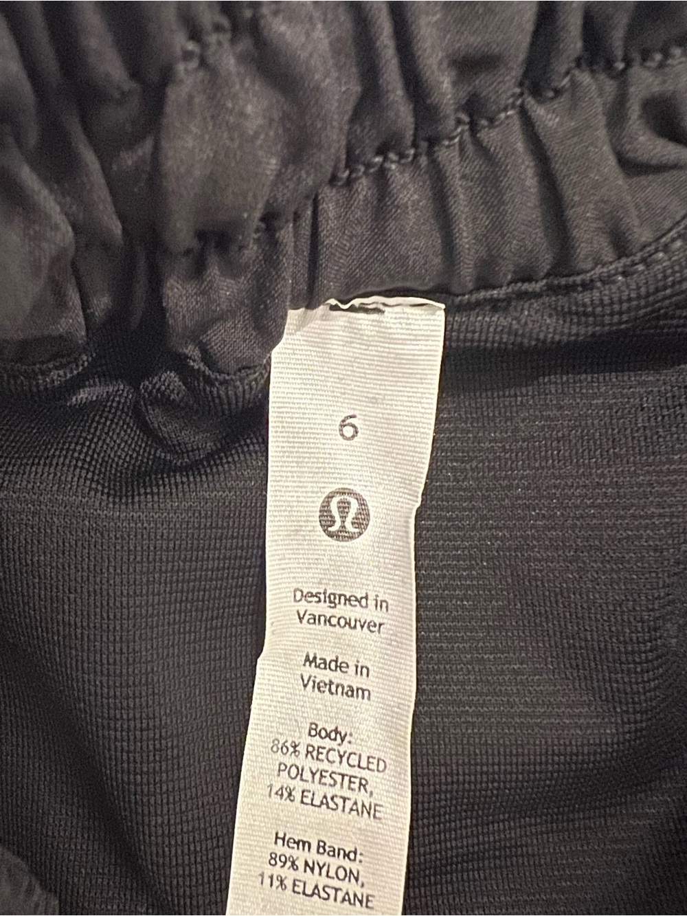 Lululemon Hotty Hot Low Rise Lined Short 4" Black NWT Size 6 - Picture 5 of 6